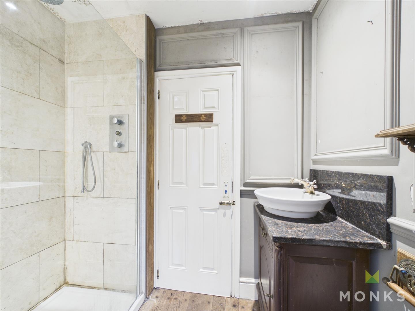 7 Bishopstone Mansions Town Walls, Shrewsbury, SY1 1UE For Sale